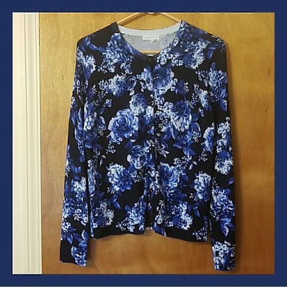 Floral Blue Roses Beautiful Cardigan. Excellent condition. Medium. - Picture 1 of 6